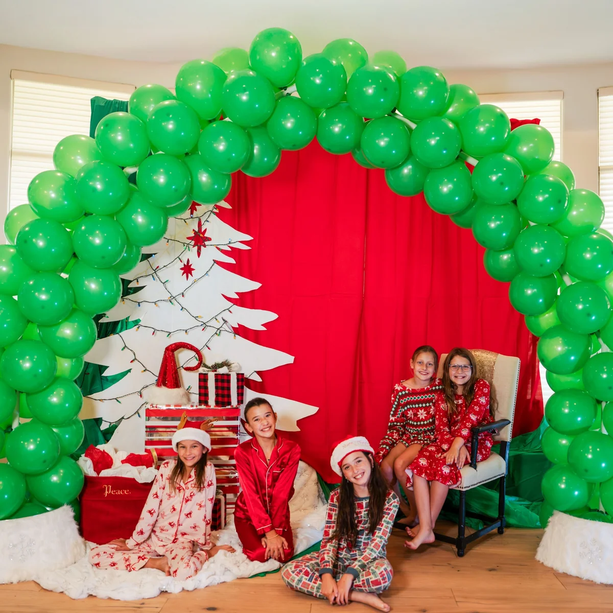 Balloon arch built with the Starter Kit